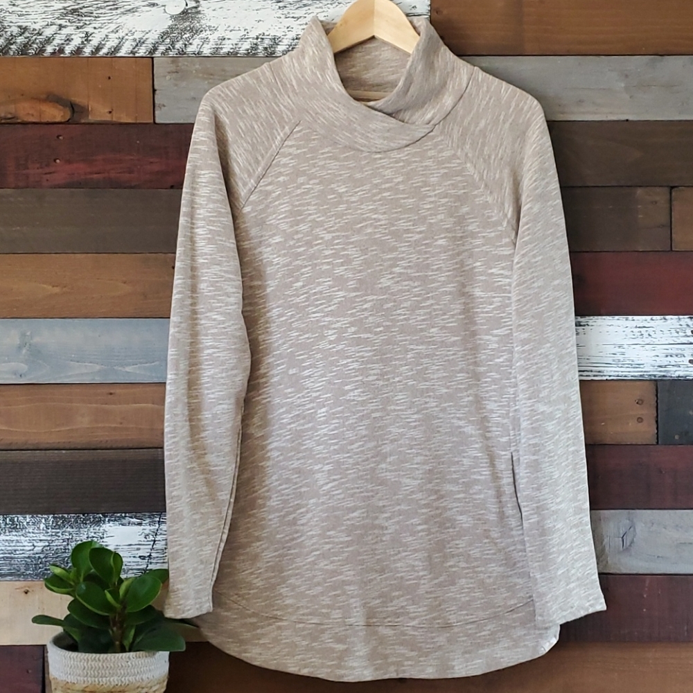 PRANA SWEATER LIKE NEW SIZE MEDIUM!